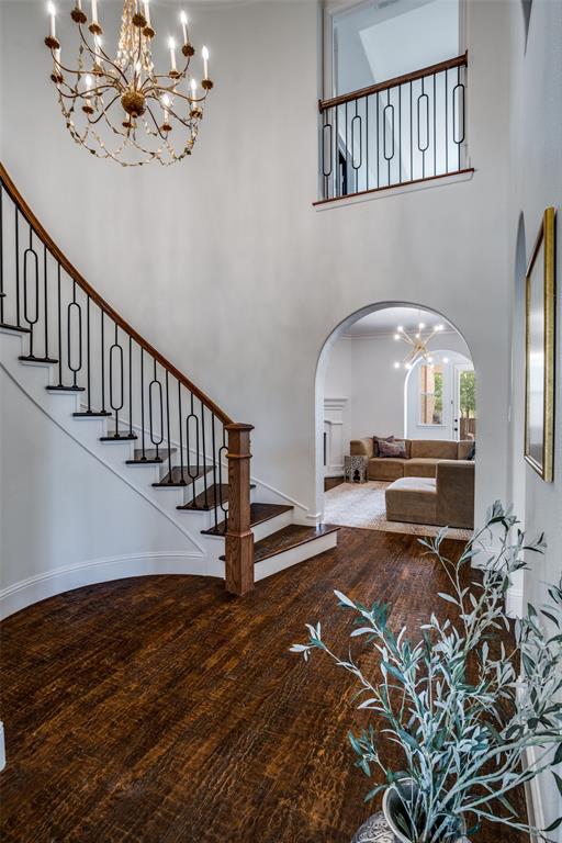 863 Falcon Trace Drive