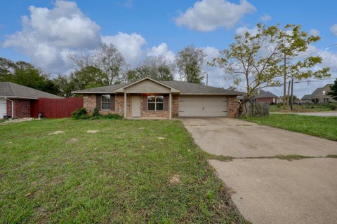 Photo of 236 Shelley, Lindale, TX 75771 (MLS # 21419341)