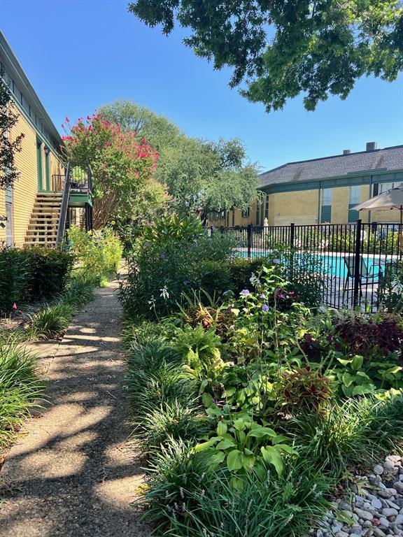 University Place Condo - Residential