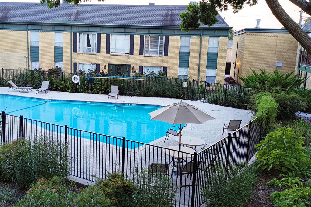 University Place Condo - Residential