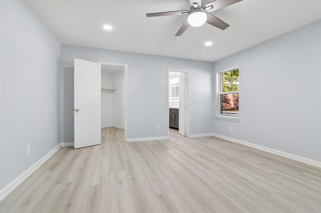 University Place Condo - Residential