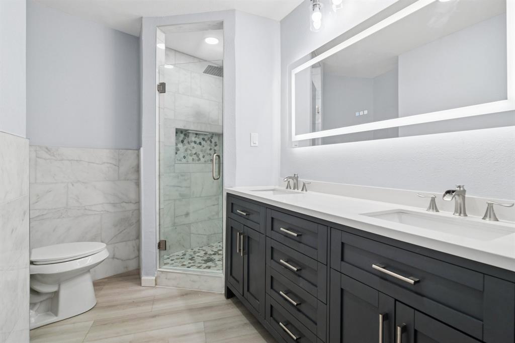 University Place Condo - Residential