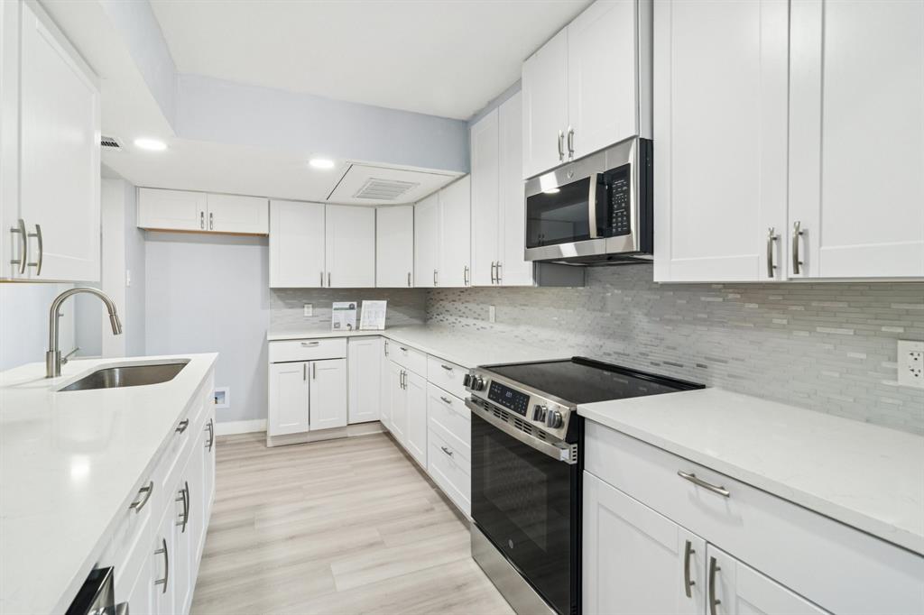 University Place Condo - Residential