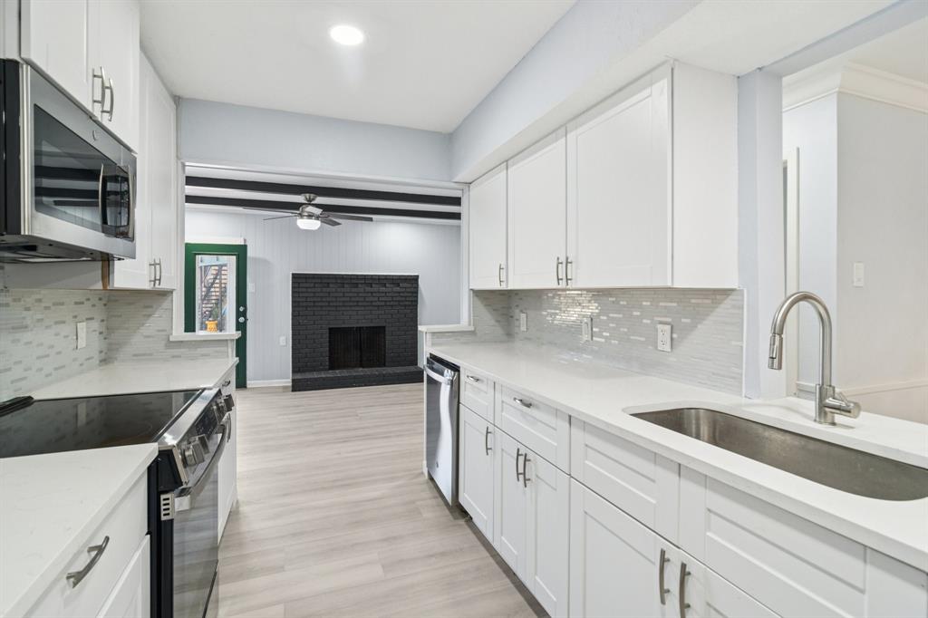 University Place Condo - Residential