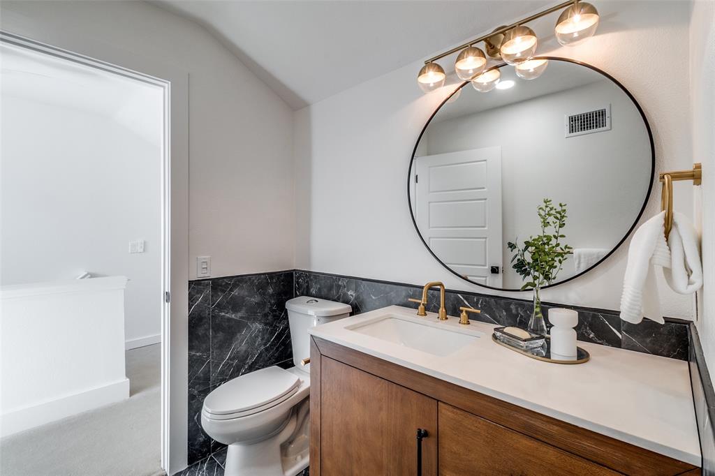 Sale St Twnhms - Residential