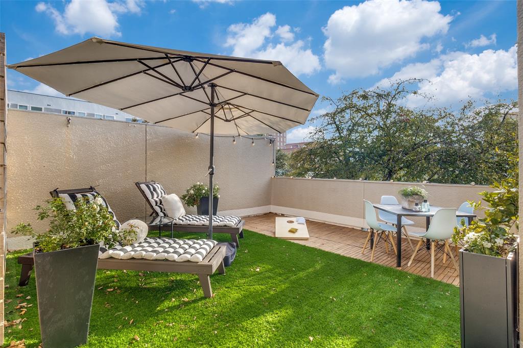 Sale St Twnhms - Residential