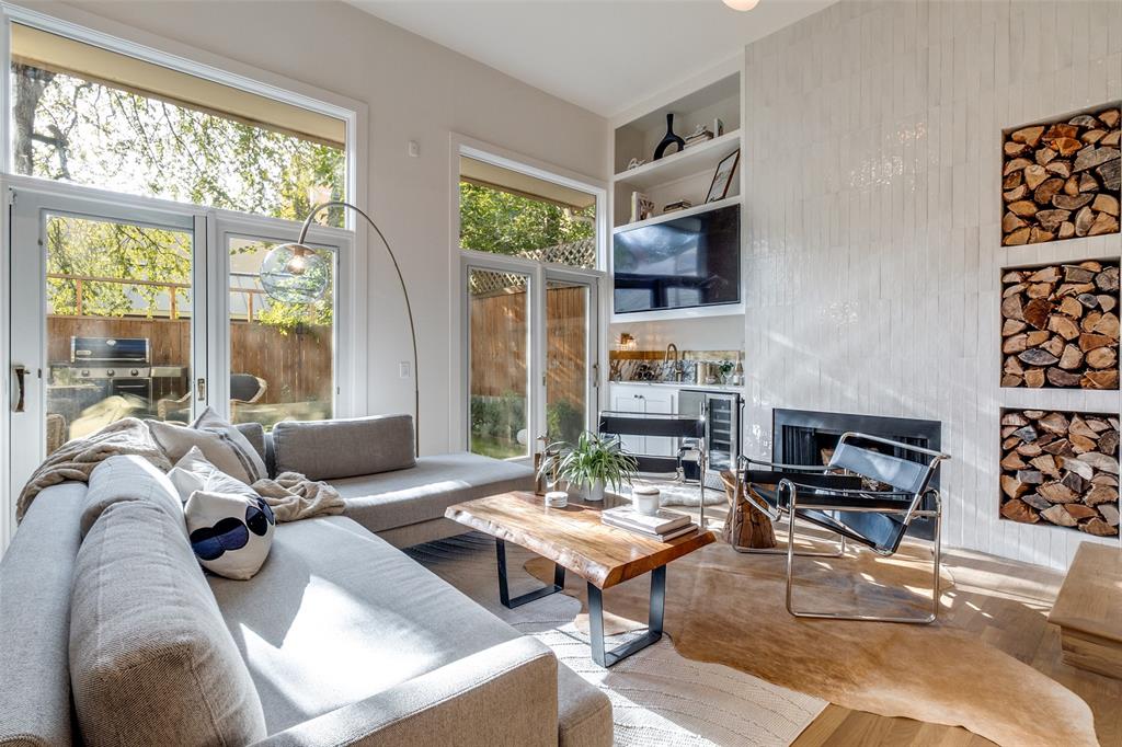 Sale St Twnhms - Residential