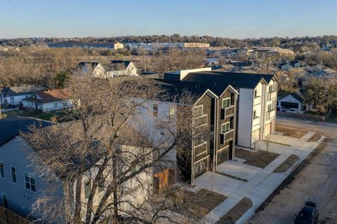 Photo of 2802 Guymon Street, Dallas, TX 75212 (MLS # 21196099)