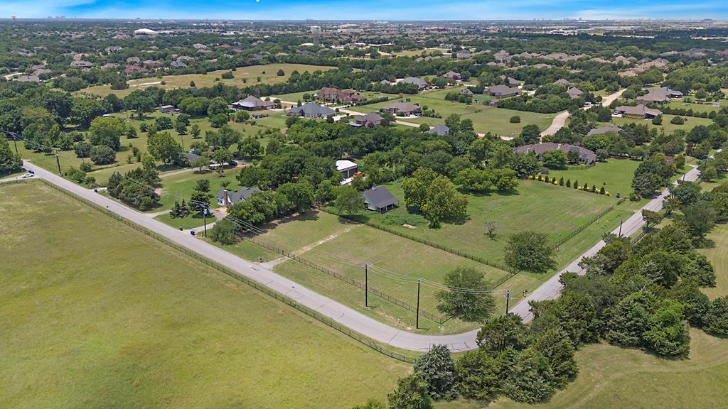 701 Meandering Way