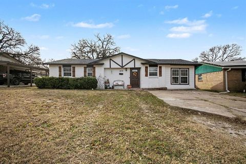 Photo of 1418 Briarwood Drive, Mesquite, TX 75149 (MLS # 21159904)