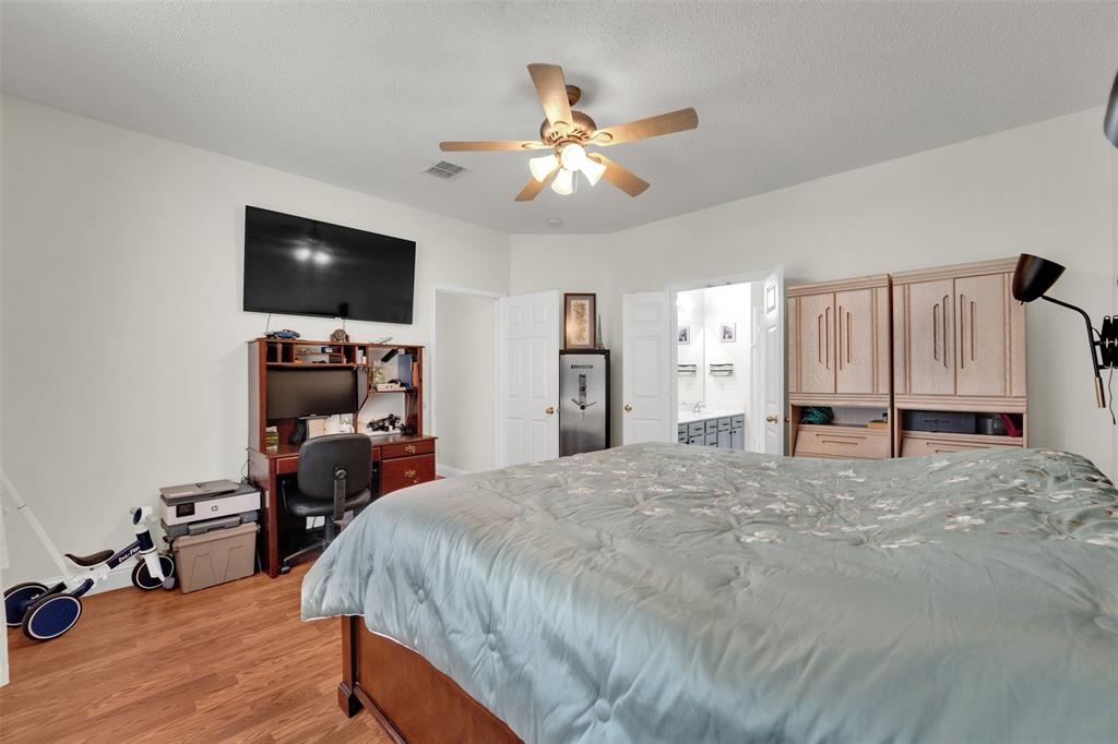 1119 Shady Oaks Court