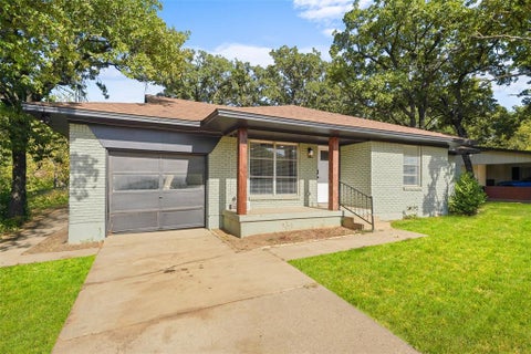 Photo of 1905 Jacqueline Drive, Denton, TX 76205 (MLS # 21372840)