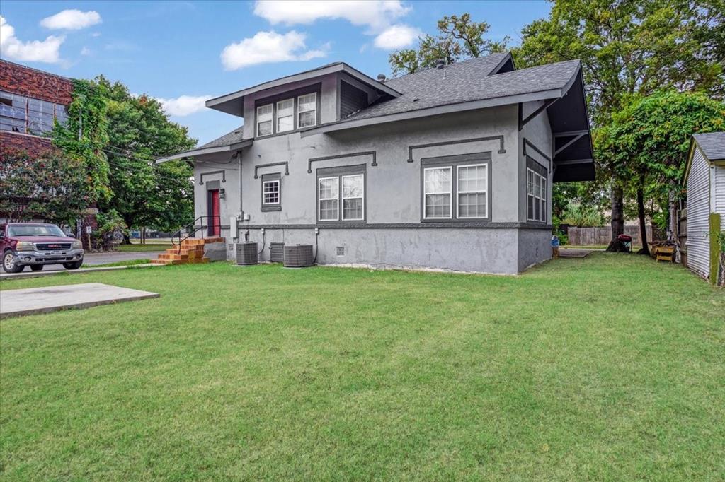 114 W King Street