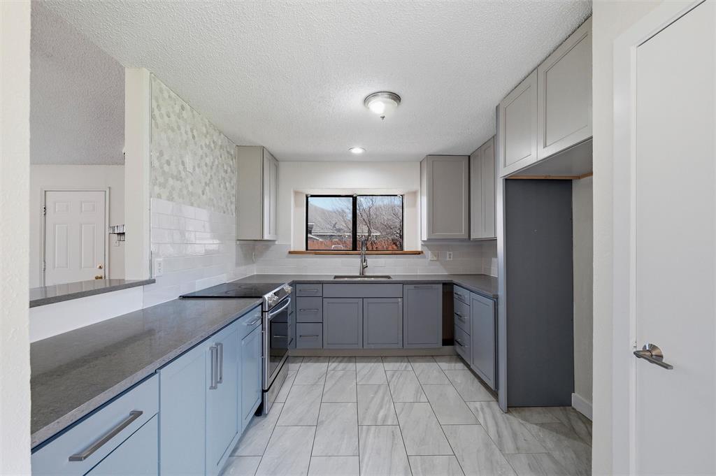 Oak Hollow Grand Prairie - Residential