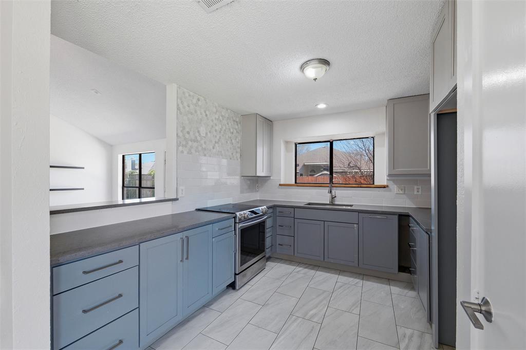 Oak Hollow Grand Prairie - Residential