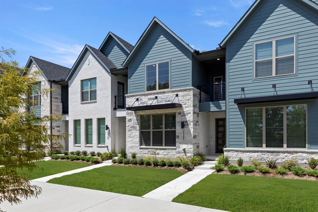 2522 Campden Mews