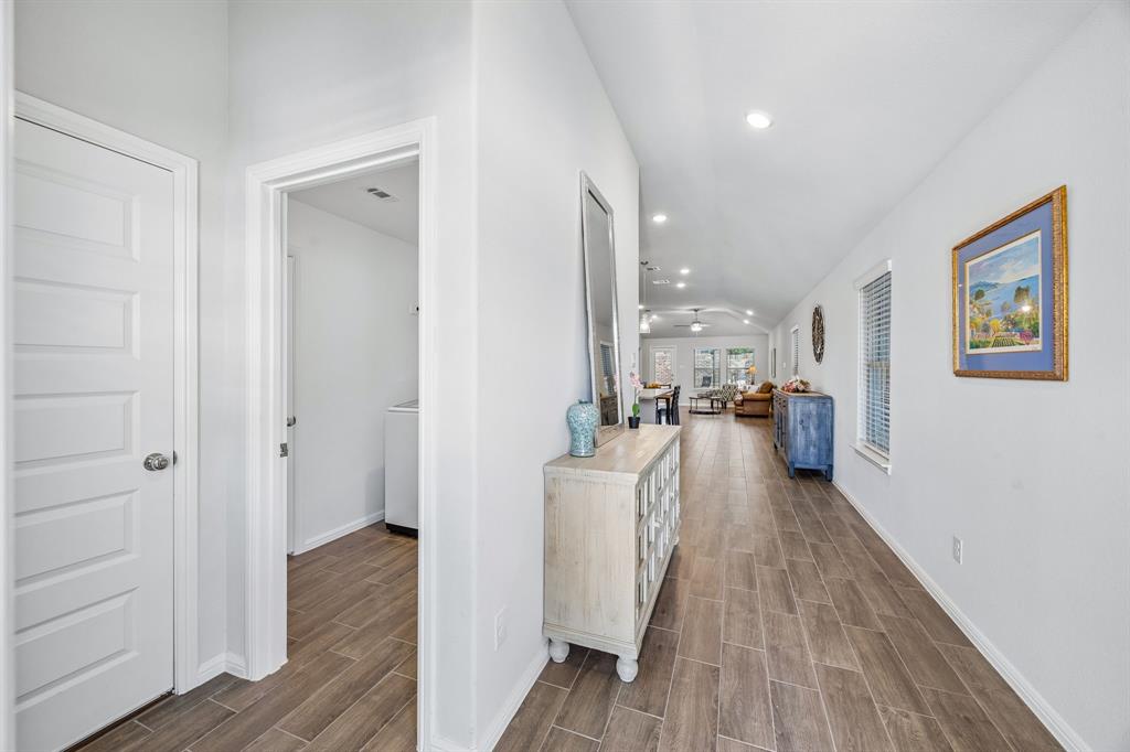 14061 Earlham Street