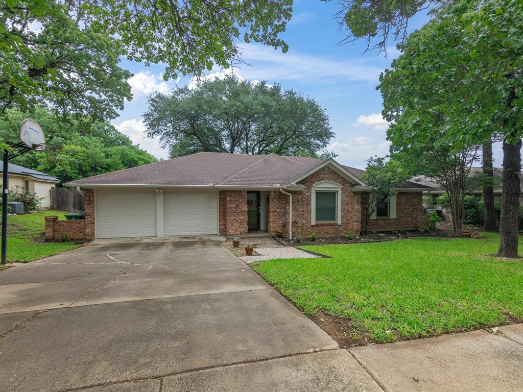 2920 Tangle Oaks Court