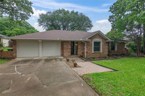 2920 Tangle Oaks Court Bedford TX 76021
