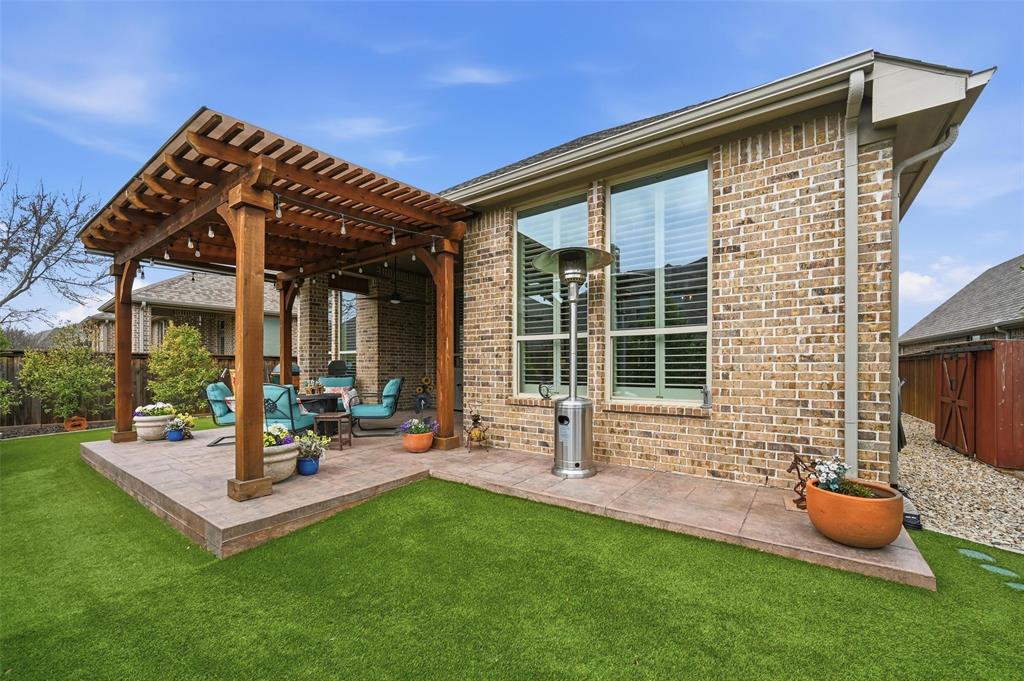 812 Heron Creek Pass