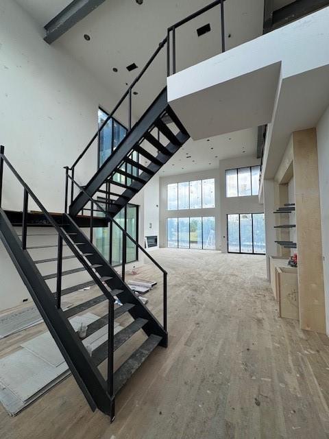 207 Sunset Point Trail