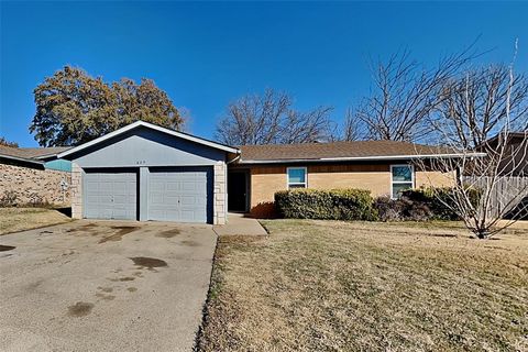 605 Rockledge Drive Saginaw TX 76179