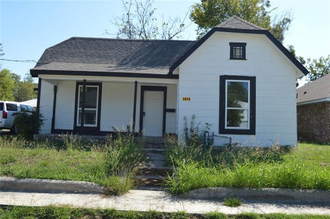 Photo of 1613 Jones Street, Greenville, TX 75401 (MLS # 21409116)