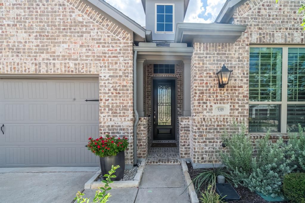 9309 Lemon Drive