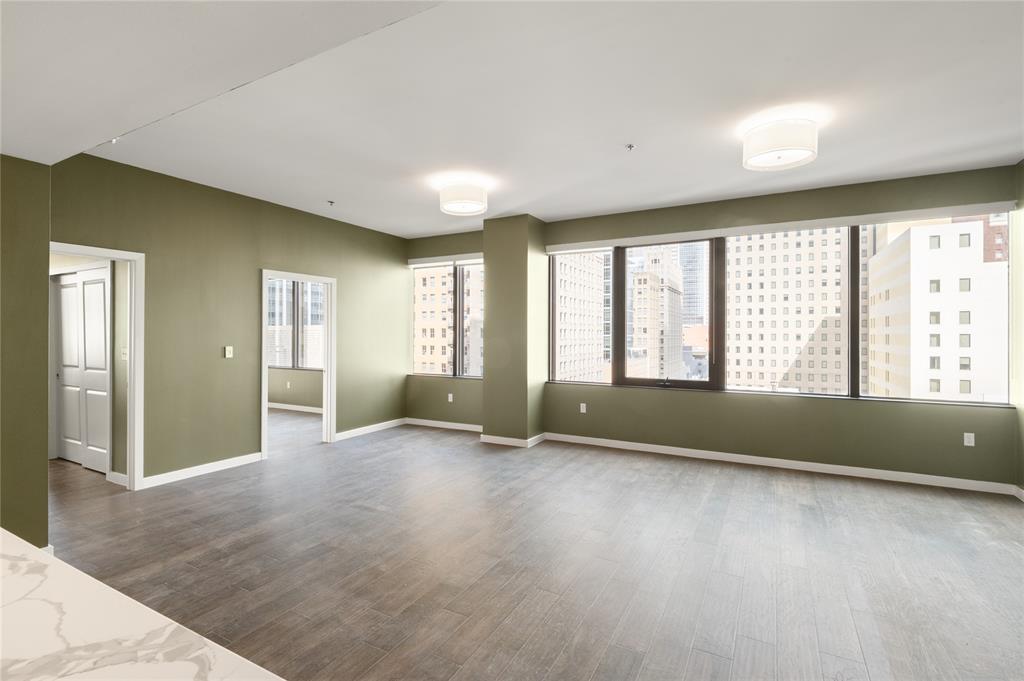 1200 Main Street 909