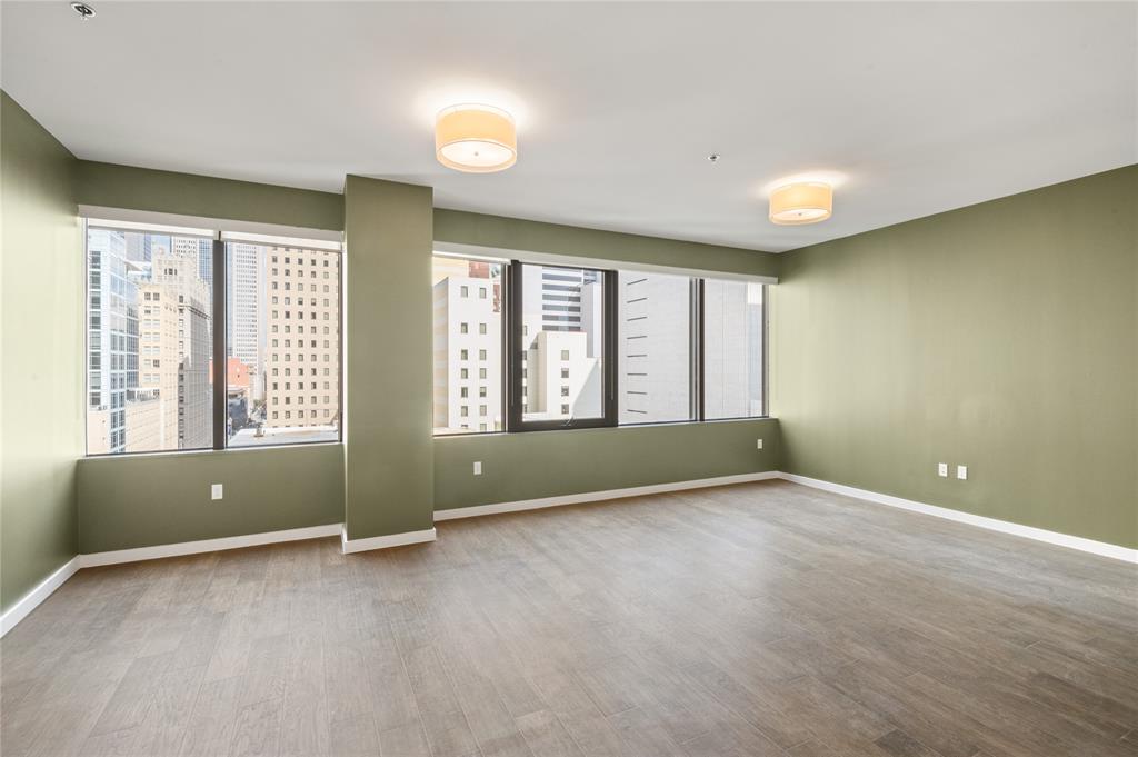 Metropolitan 1200 Main St Condo - Residential