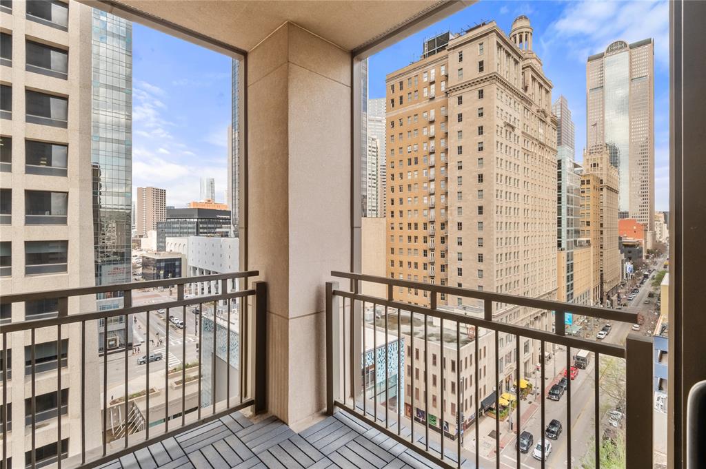 Metropolitan 1200 Main St Condo - Residential