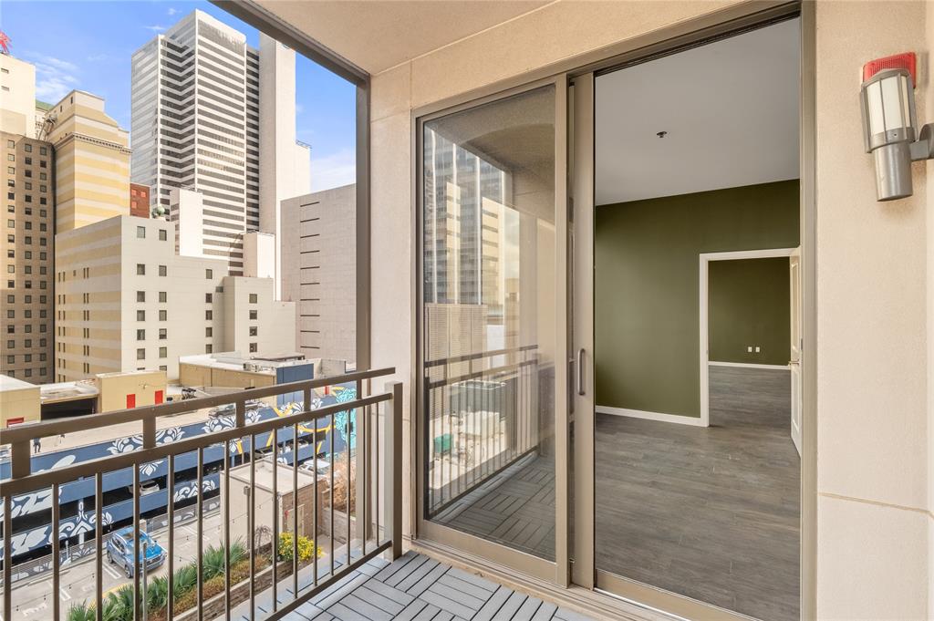 Metropolitan 1200 Main St Condo - Residential