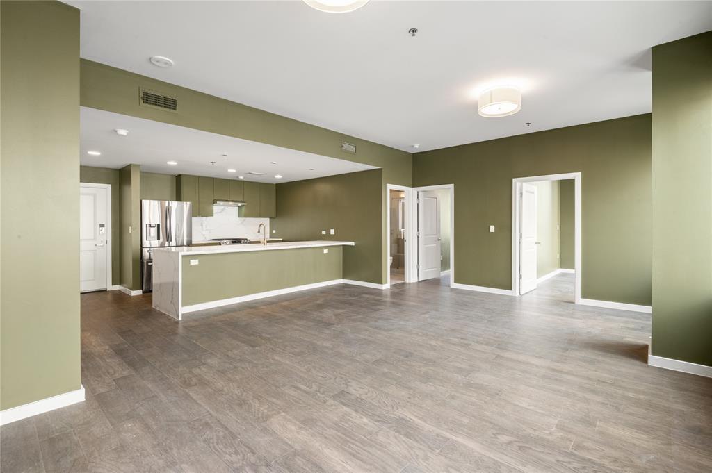 Metropolitan 1200 Main St Condo - Residential