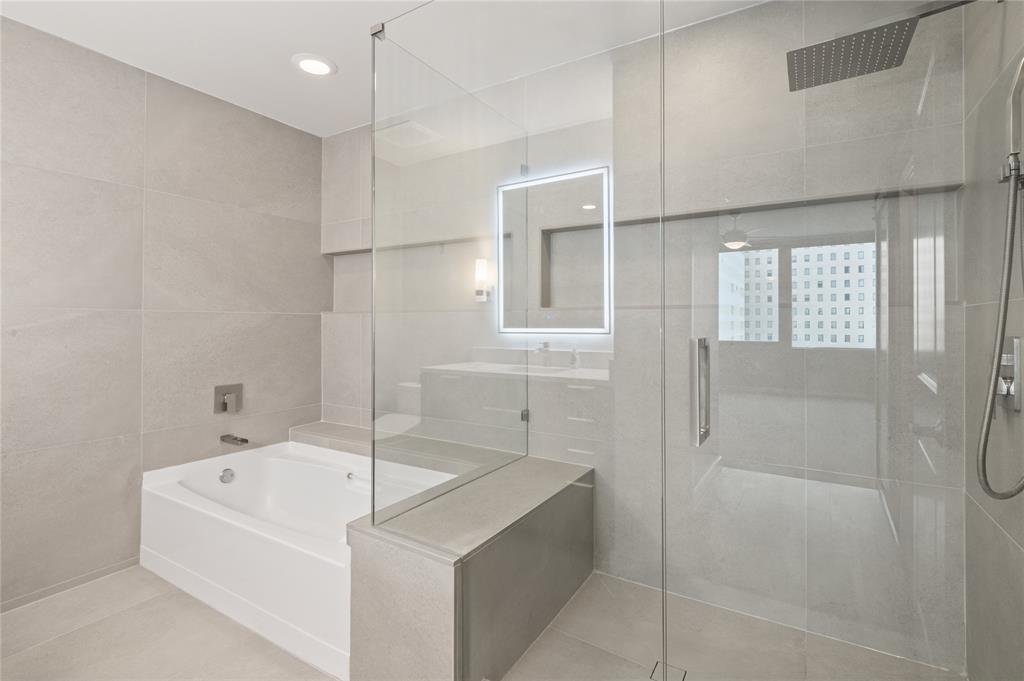 Metropolitan 1200 Main St Condo - Residential