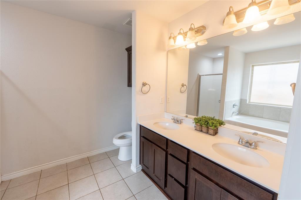 RUNAWAY BAY UNIT 6 - Residential