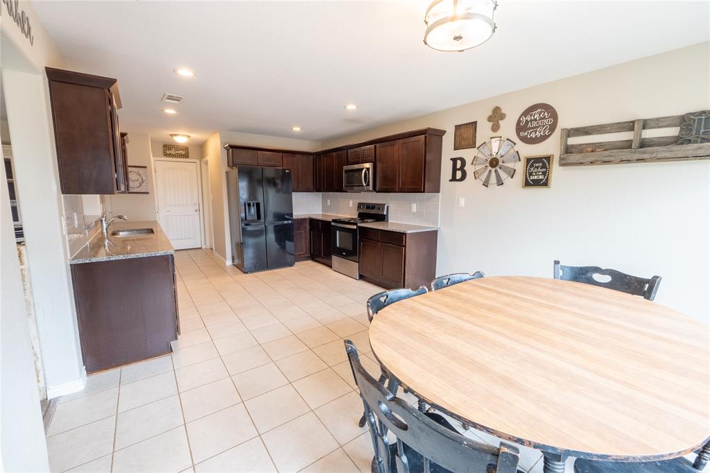 RUNAWAY BAY UNIT 6 - Residential