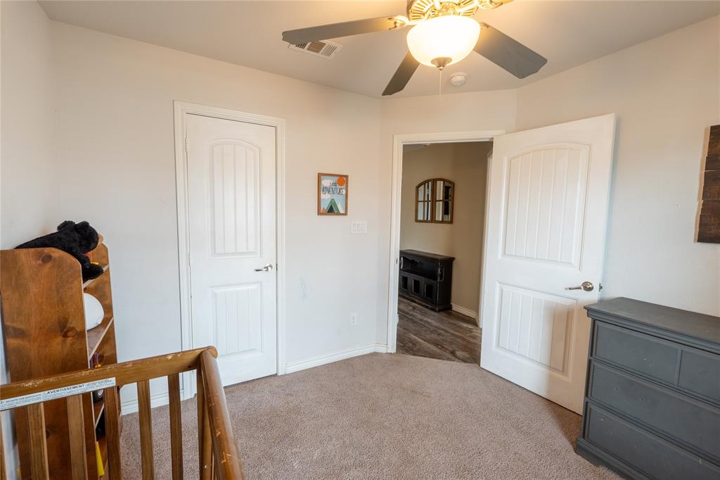 RUNAWAY BAY UNIT 6 - Residential