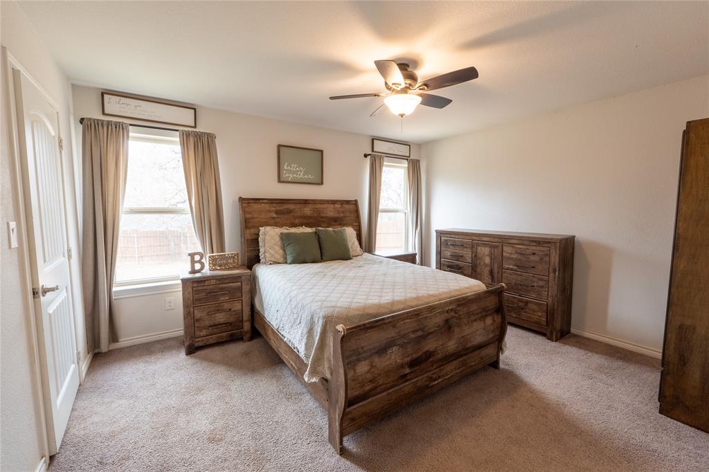 RUNAWAY BAY UNIT 6 - Residential