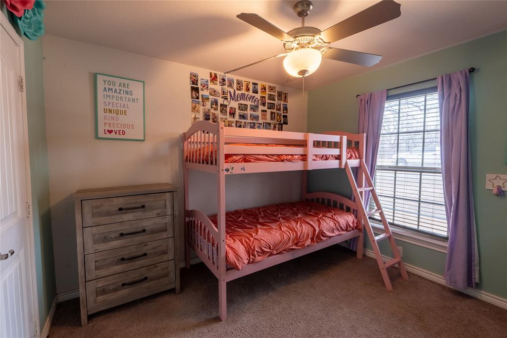 RUNAWAY BAY UNIT 6 - Residential