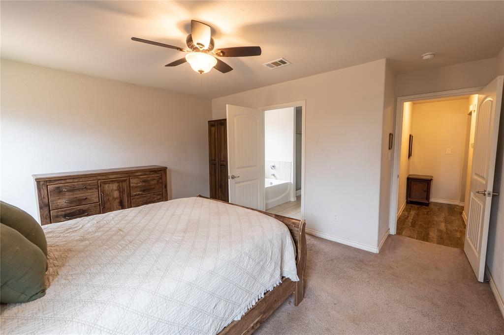 RUNAWAY BAY UNIT 6 - Residential