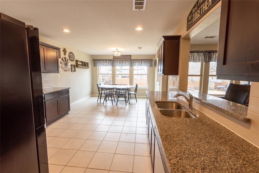 RUNAWAY BAY UNIT 6 - Residential