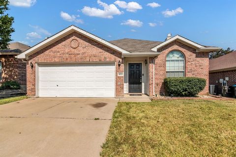 4933 Stirrup Way Fort Worth TX 76244