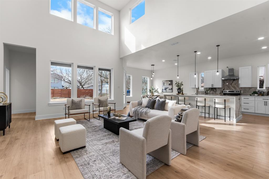 8910 Wadlington Avenue