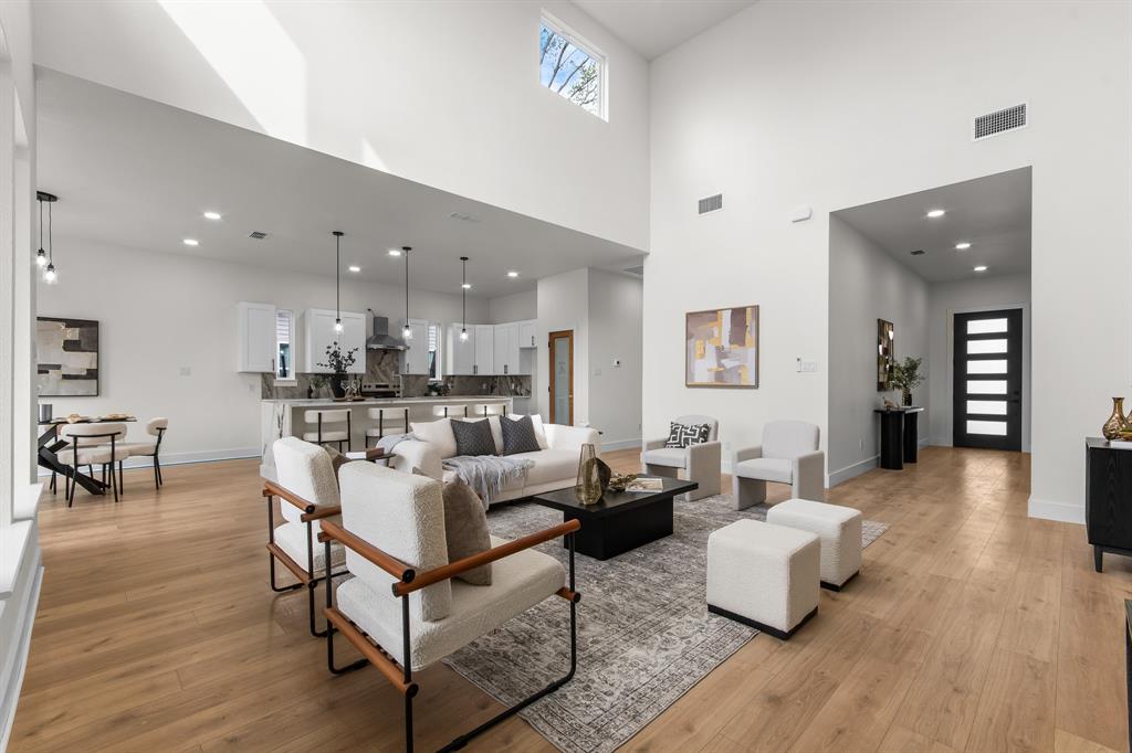 8910 Wadlington Avenue