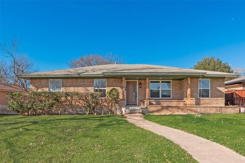 Photo of 3021 El Tovar Avenue, Dallas, TX 75233 (MLS # 21125501)