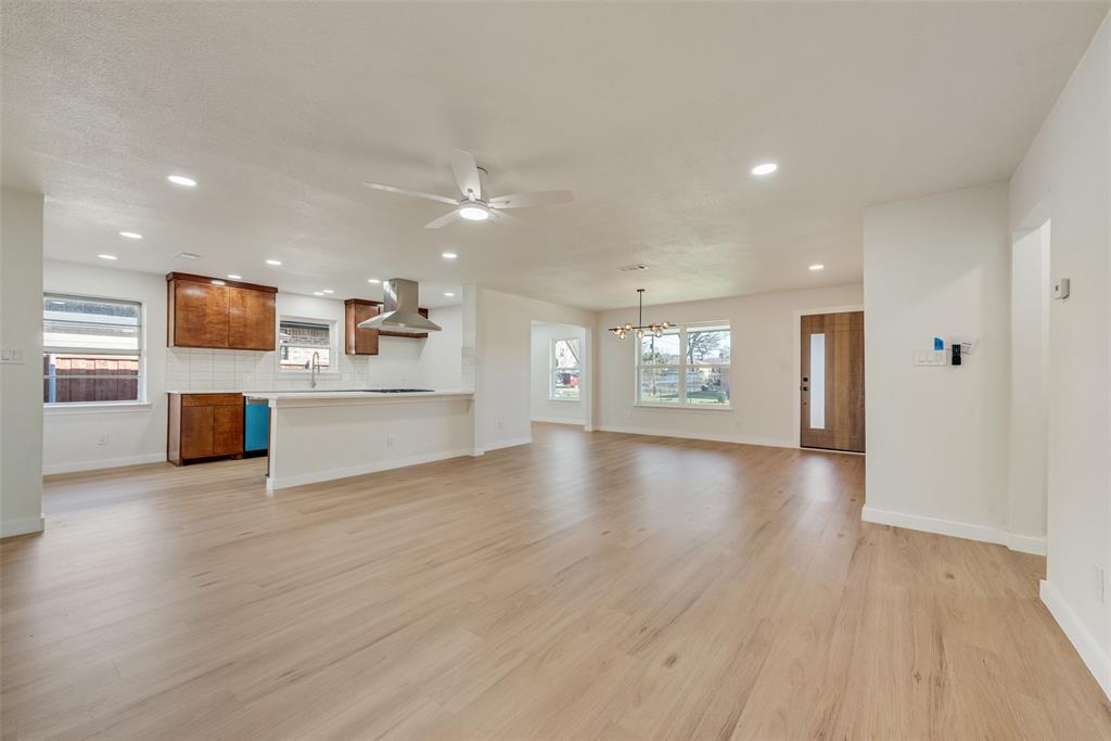 3021 El Tovar Avenue