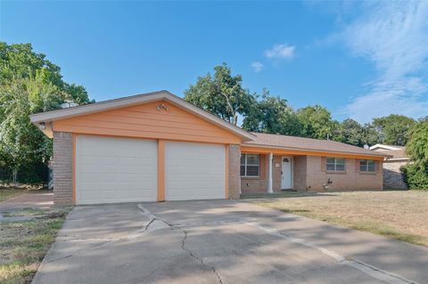 113 Sunnyvale Terrace Hurst TX 76053