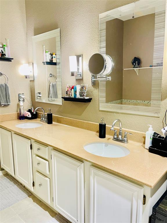 Shadow Lakes North - Residential