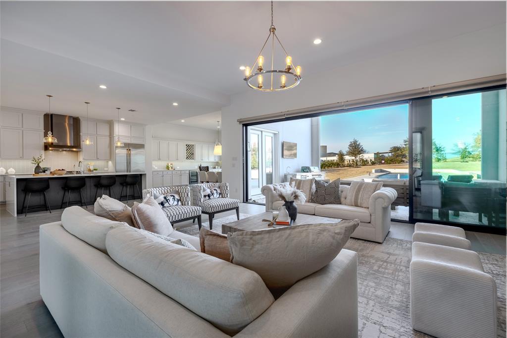 Townlake Ph Four - Residential