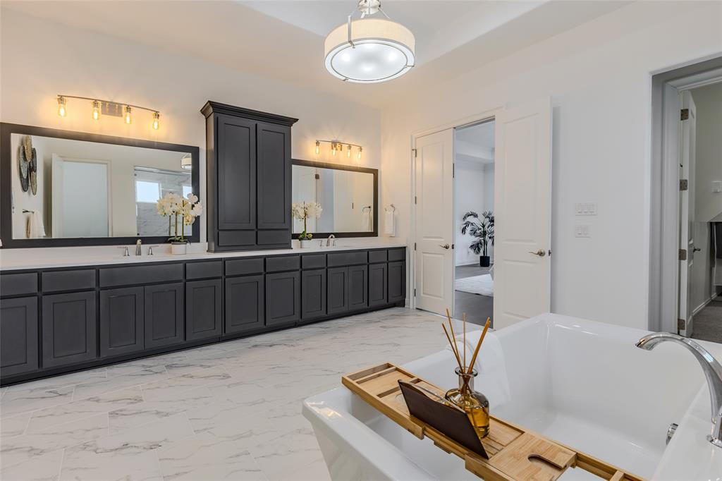 Townlake Ph Four - Residential